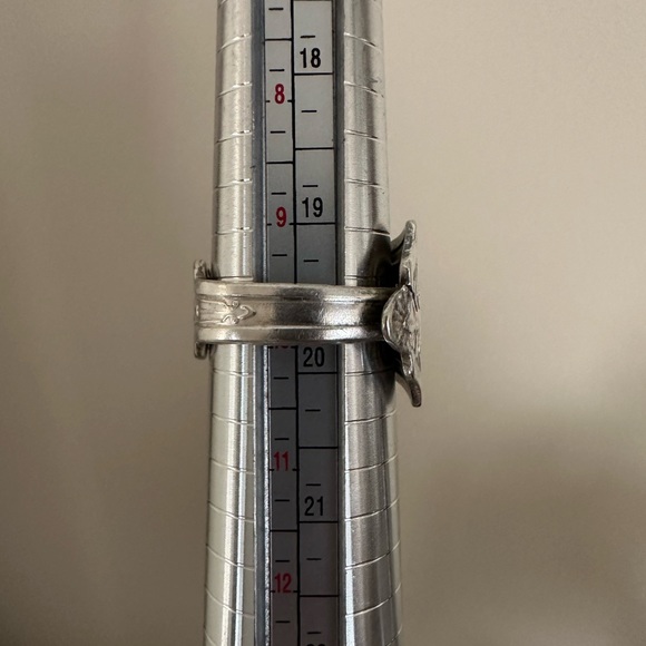 “Robbie” Spoon Ring - Picture 14 of 15